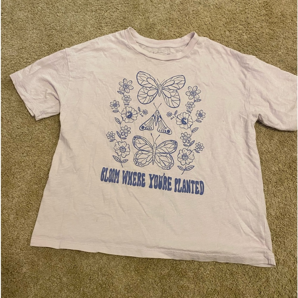 super cute and lightweight american eagle shirt